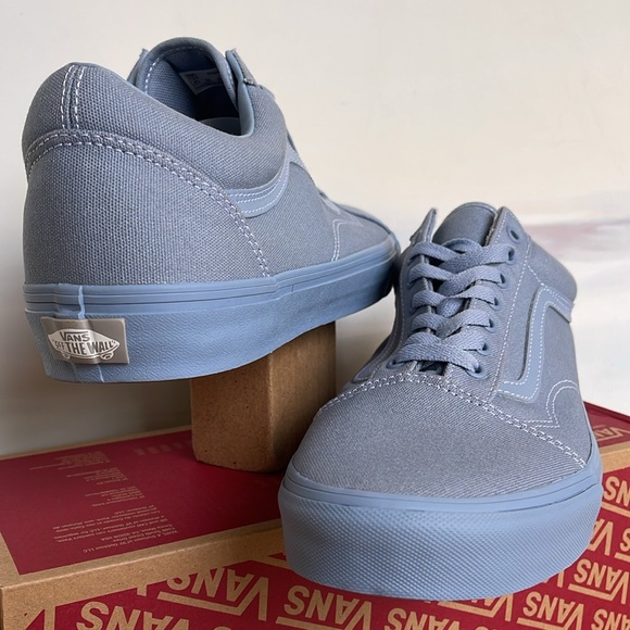 Vans Men’s Old Skool
Pastel Mono Dusty Blue
VN000CT8DSB
Sneakers - Picture 10 of 16